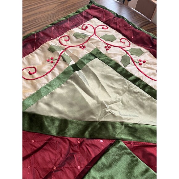 50”x60” green burgundy gold Christmas inspired throw - Picture 3 of 7